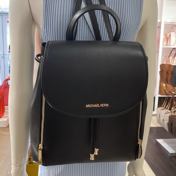 Michael Kors Backpack Bag Phoebe Medium Flap Drawstring Backpack Black 

NWT - Picture 6 of 16